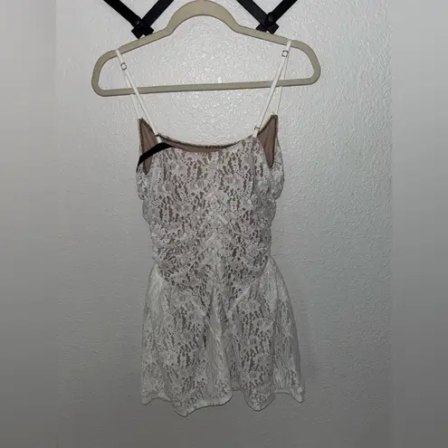 White Fox Boutique White‎ Fox White Lace Mini Dress NWT Size Large | Ruched Floral Overlay