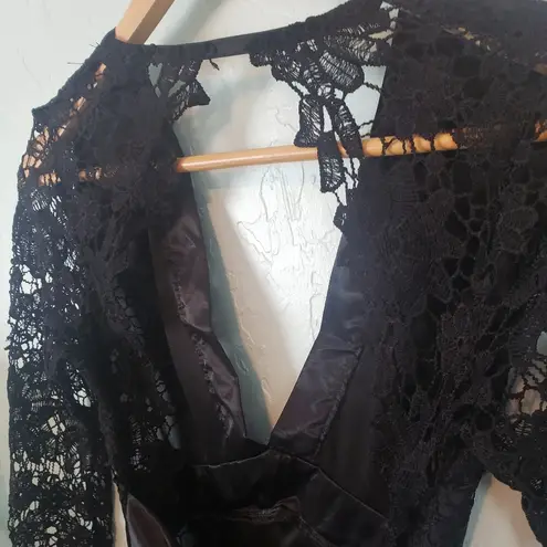 CBR black long sleeve lace backless dress NWT🎀