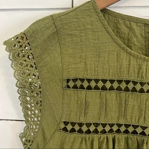 Ro & De  Olive Green Lace Detail Babydoll Blouse. Size Small.