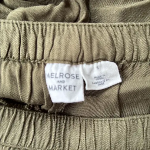 Melrose and Market NWT Melrose and Mark olive pull on shorts size S