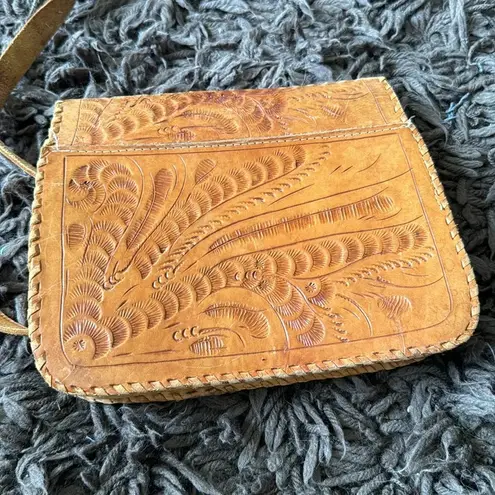 Vintage hand tooled Mexican leather crossbody bag Tan thumbnail 4