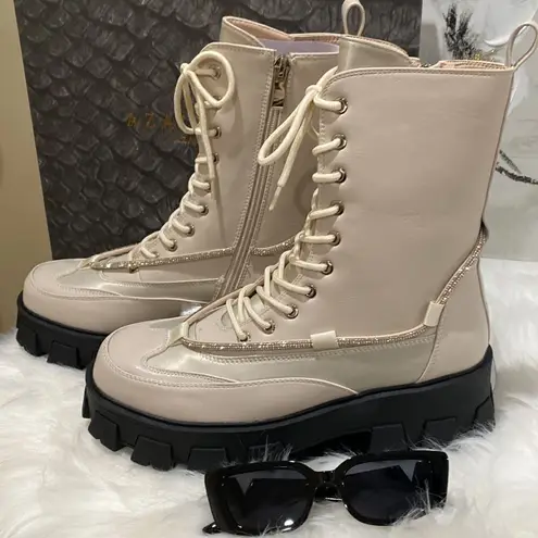 Azaela Wang Bootie Size 9 White