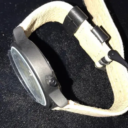 Komono Minimal Textured Watch NWT