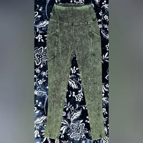 Zenana Outfitters Mineral Wash Wide Waistband Full Length Leggings in Army Green, NWOT