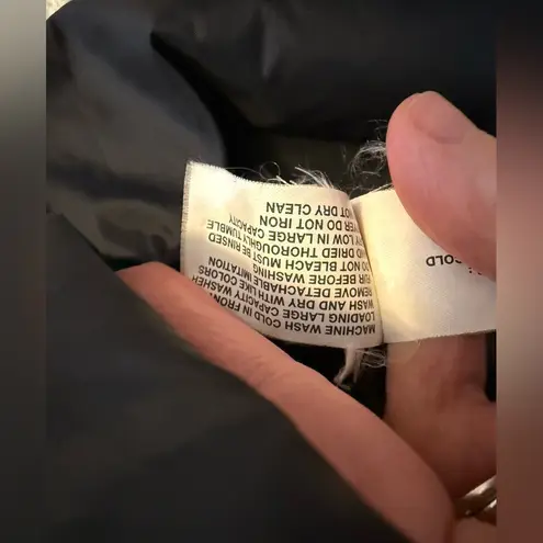 Gap  Black Hooded Quilted Puffer Vest Size Medium