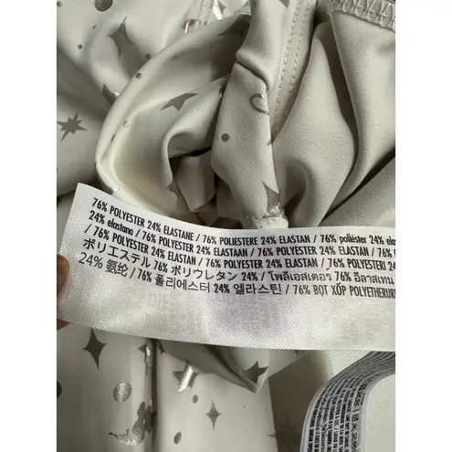 Disney  Womens Aladdin Stirrup Leggings Size 3X Cream and Gold Workout Stretch