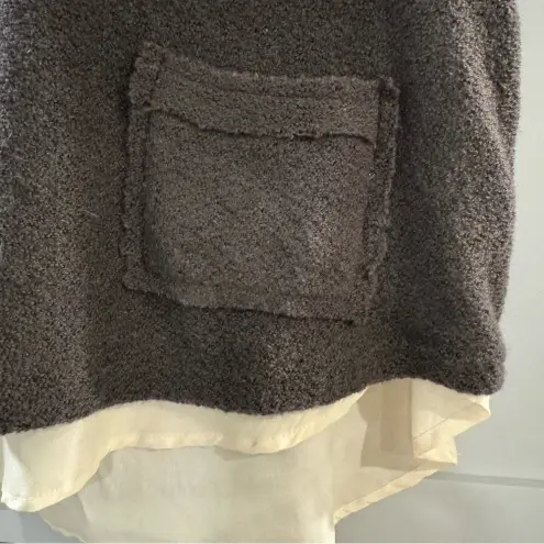 Anthropologie  Comme Toi‎ Short Sleeve Sweater w/cream lining and Distressed Trim