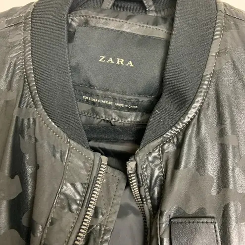 ZARA  Wos SM Shiny Pleather Army print jacket