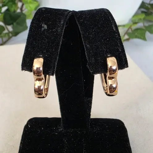 Gold Filled Huggie Heart Hoop Earring