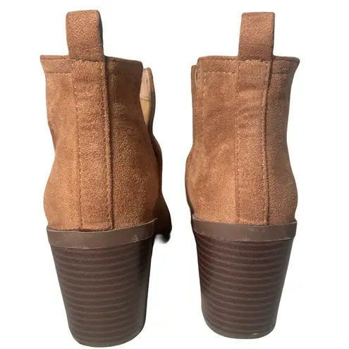 ZBY women’s Brown Suede Ankle Boots W/side cutout size 5
