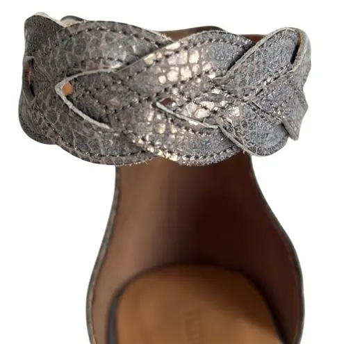 EUC Sundance Leather Heeled Sandals Grey Metallic Size 10