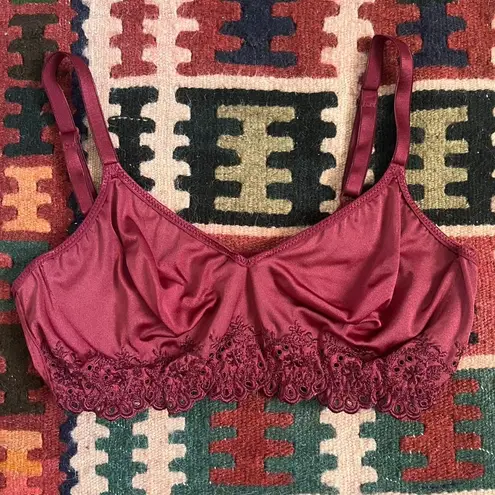 90s vintage burgundy wine red lace bra by Olga