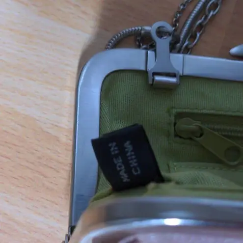 Hobo International Womens Hayley Clutch Wallet Handbag Pink (Cameo) Clasp Chain