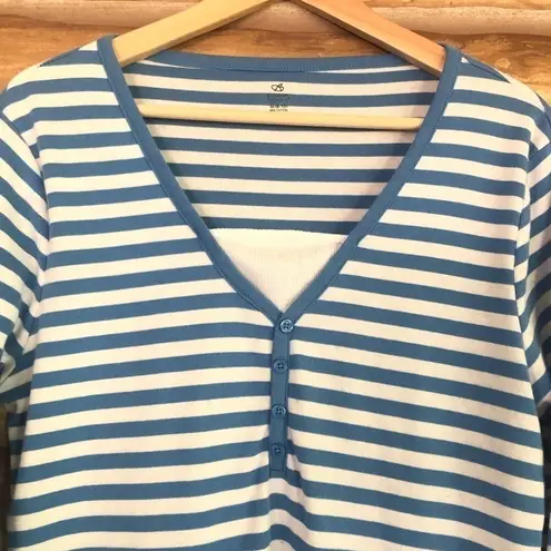 Bobbie & Brooks Bobbie Brooks striped mock layered v-neck size medium