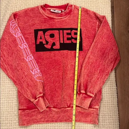 VANS x Vault Aries Sweatshort Maroon Tie Dye Women's Size Small Red