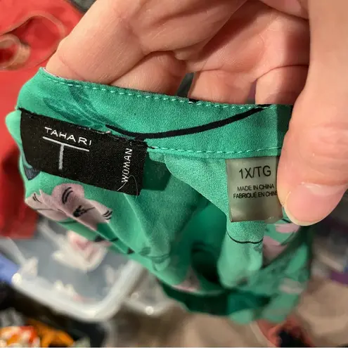 Cute Tahari Woman 1X avocado cherry blossom flowy 3/4 sleeve top v