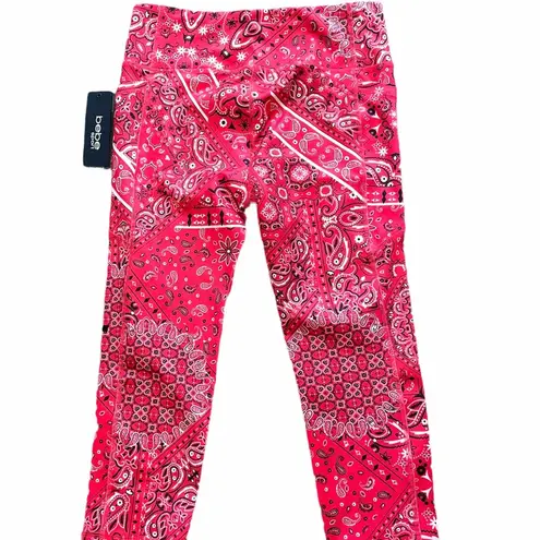 Bebe NWT  Hibiscus Bandana Print Capri Pockets M