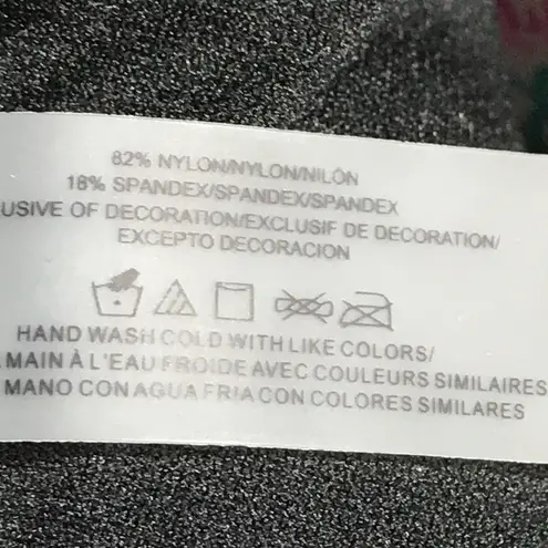 Raisin's Bikini Swim Halter Top Anya Cropped Macrame Cami Black M NWT Boning