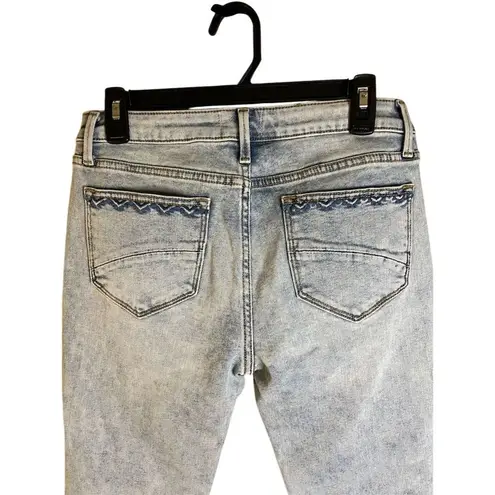 Driftwood Women's High-Waisted Floral Embroidered Jeans Size 28