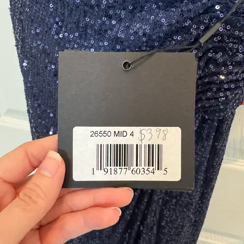 Mac Duggal NWT Ieena for 26550 Navy Sequined Drop Shoulder Gown Size 4