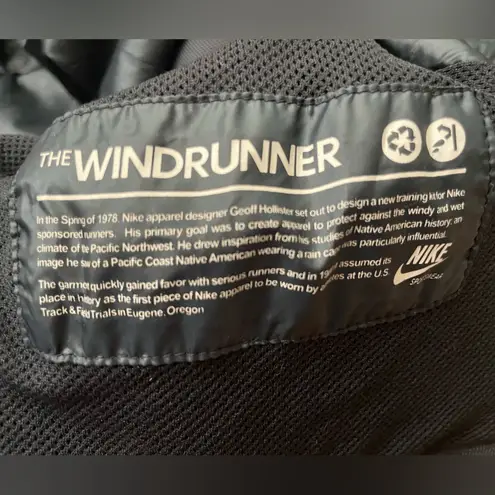 Nike  Women’s Windrunner Black Hooded Jacket