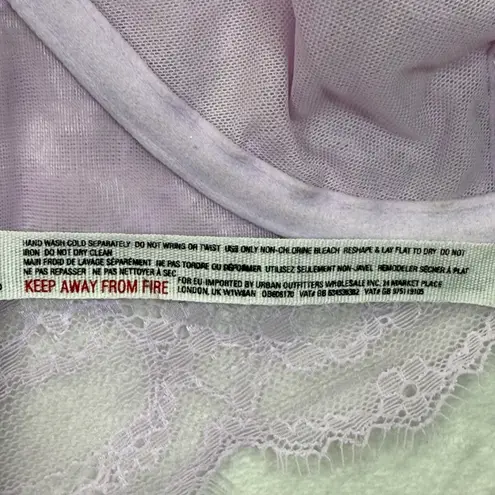 Free People  Intimately Lace Bra Plunge Front Closure‎ Purple 34DD