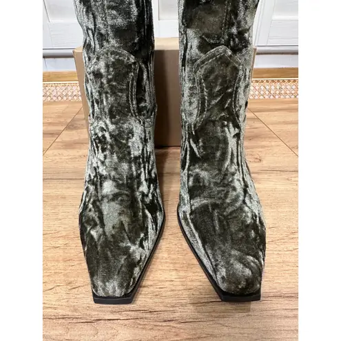 Giani Bernini Gianni Bini GB Star-Crossed 3 Velvet Western Boots Green Velvet Sz 8.5 NWOB Chic