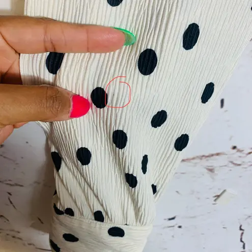 Maison d'Amelie Polka Dot Ruffle Top Large Long Sleeve Mock Neck Classiccore White