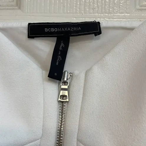 BCBG MAXAZRIA white crop top