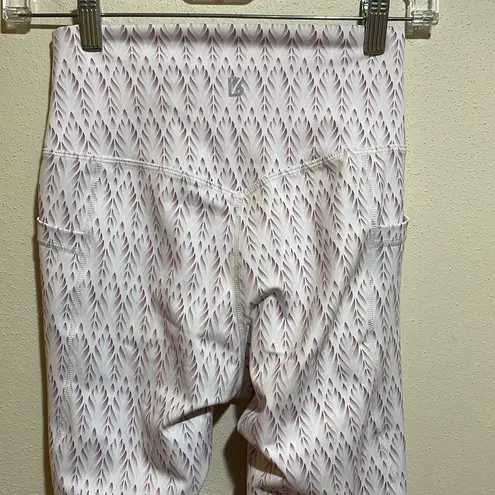 Buff Bunny White Pink Pattern Active Athletic Leggings Side Pockets Size Small