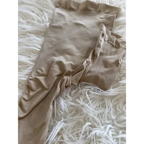 SKIMS Seamless Sculpt High Waisted Above The Knee Short Clay Size Medium