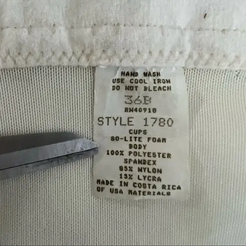 Empire Intimates (36B) American VINTAGE 70s Cream Ivory Corset DEADSTOCK C04 Size undefined