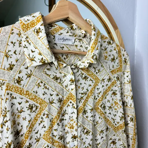 Carly Jean Los Angeles Carly Jean yellow Gold floral patterned oversized flowy button up shirt