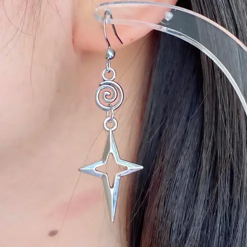 Handmade sparkle star & swirl grunge y2k street style dangle earrings💫🌀