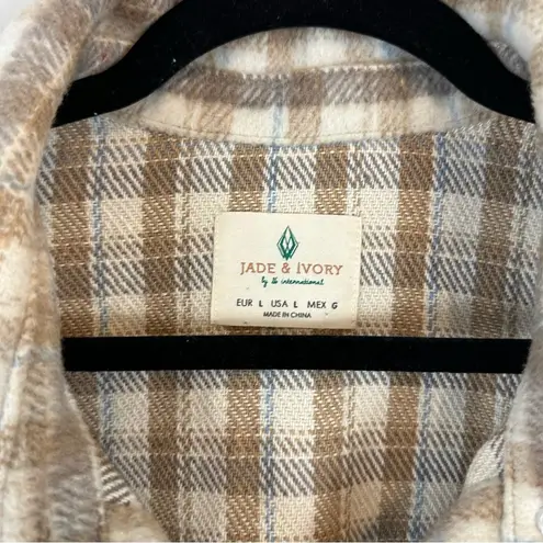 Jade & Ivory | Tan and Cream Plaid Collared Shacket Jacket Size Large