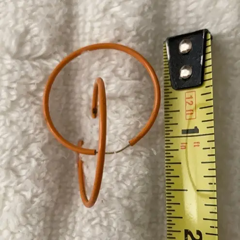 5 pair of gently used orange, yellow & peach colored earrings EUC Orange