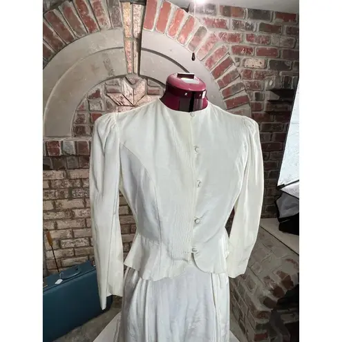 wedding suit cream puff sleeve peplum train
