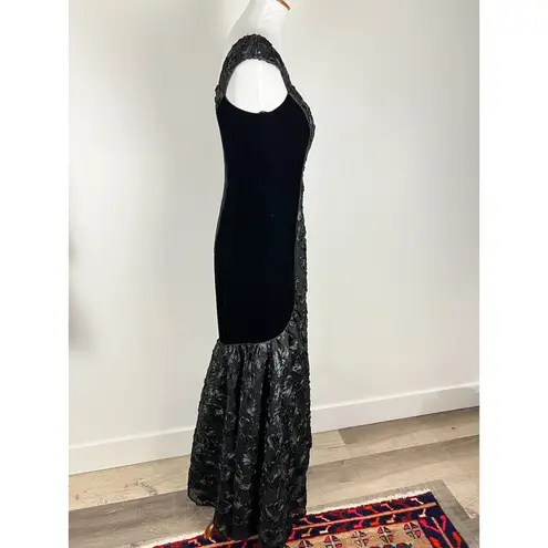 THEIA Black Velvet Lace Fit Flare Evening Gown Formal Dress Size 4