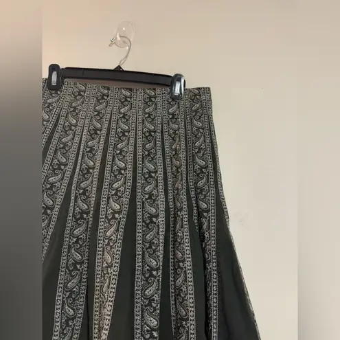 EUC Silkland Green and White Embroidered Paisley Lined Skirt size 12