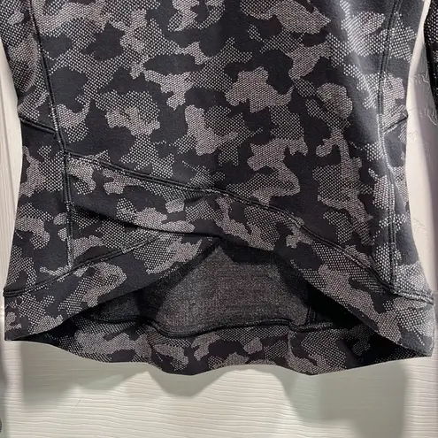 Lululemon  Close to Crossing Long Sleeve Riki Heritage Camo Black Women’s Size 4