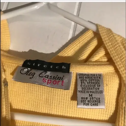 Oleg Cassini Yellow Sleeveless Zip Up Hoodie Floral Embroidery Jr. Med