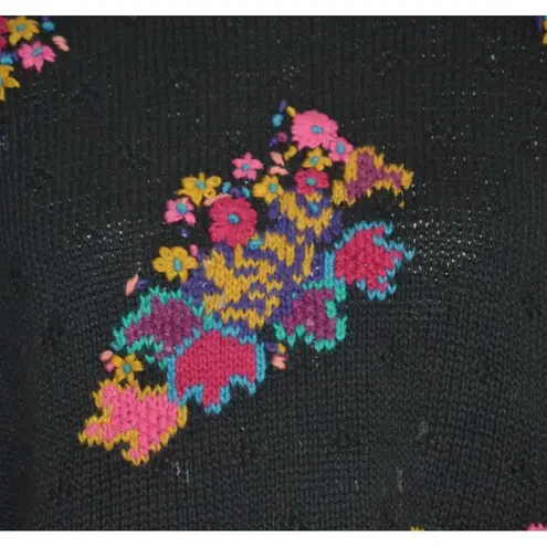 Vintage Portraits by Northern Isles Black Floral Hand Knitted Sweater Size L Size L