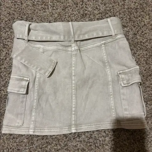 H&M NWT Cream cargo skirt