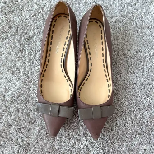 Enzo Angiolini Cute brown kitten heels with bow detail