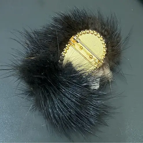 Vintage Porcelain Face Victorian Lady with Real Rabbit Fur Hat Scarf Brooch 11g