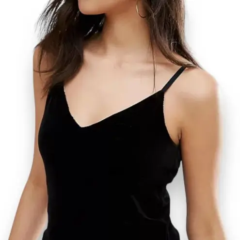 Privy Black velvet cropped camisole top womens medium in Excellent condition