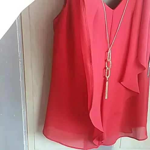 A Byer NWT A. BYER dressy flowy tank with necklace