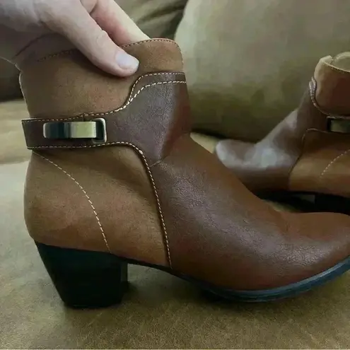 Naturalizer Ankle Booties size 7.5 Brown and Tan ankle boots