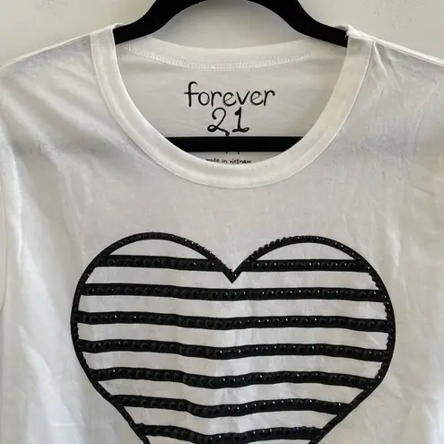 Forever 21  White & Black Rhinestone Heart Cropped Short Sleeve Tee Size Large