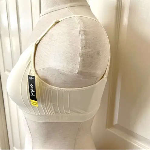 Coobie scoop neck Cami bra 912 Size undefined